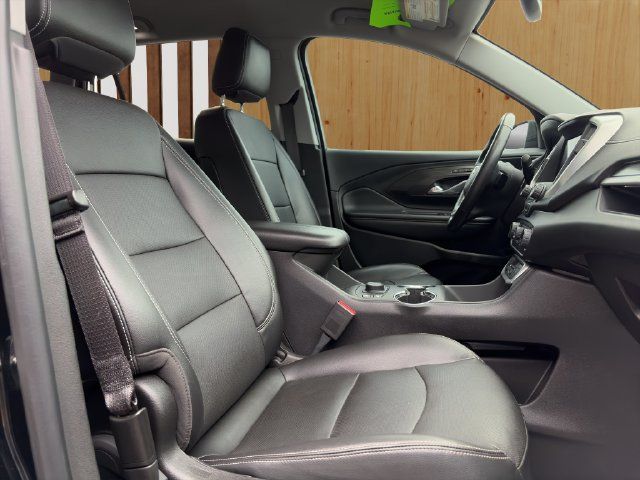 Used 2022 GMC Terrain SLT w/ Infotainment Package II AWD/4WD image 18