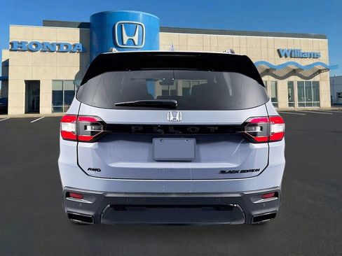 New 2026 Honda Pilot Black Edition image 4