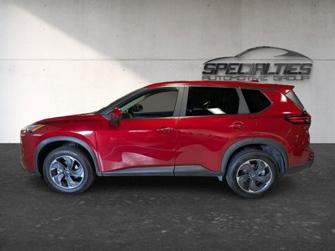 Used 2025 Nissan Rogue SV AWD/4WD image 7