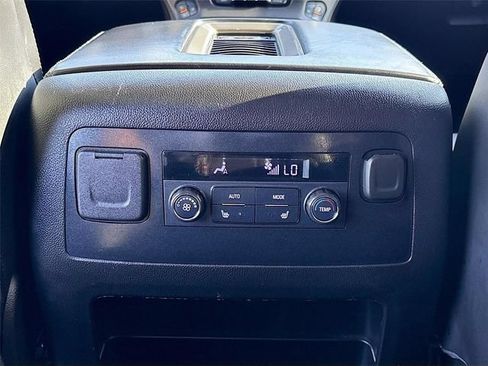 Used 2020 GMC Yukon Denali w/ Denali Premium Package RWD image 18
