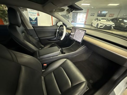 Used 2019 Tesla Model 3 Long Range RWD image 17