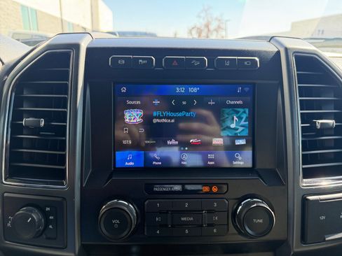 Used 2022 Ford F250 XLT w/ XLT Premium Package AWD/4WD image 23