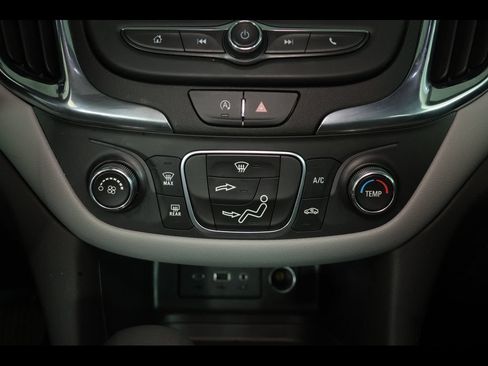 Used 2024 Chevrolet Equinox LS w/ Driver Confidence II Package FWD image 12