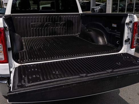 Used 2022 RAM 1500 Big Horn AWD/4WD image 36