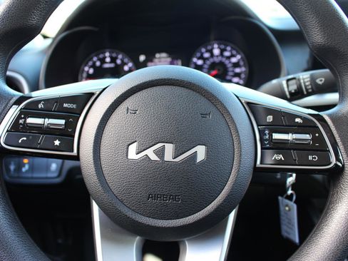 Certified 2024 Kia Forte LXS w/ LXS Technology Package image 18