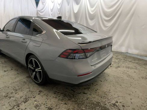 Used 2025 Honda Accord Sport image 9