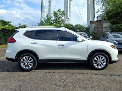 Used 2017 Nissan Rogue SV w/ SV Premium Package AWD/4WD image 2