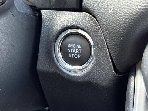 Used 2025 Toyota RAV4 XLE image 20