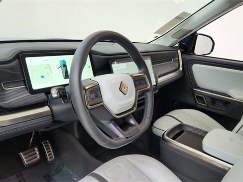 Used 2024 Rivian R1S Launch Edition image 19