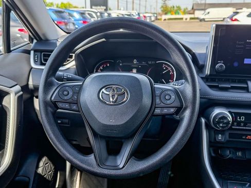 Used 2025 Toyota RAV4 XLE image 16