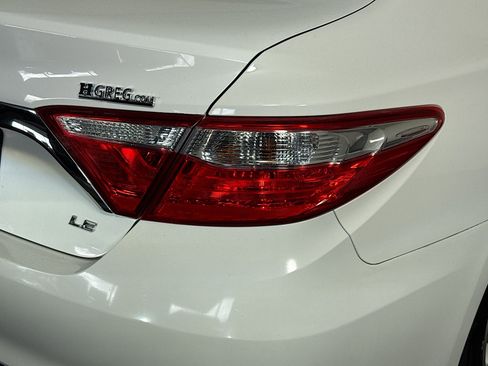 Used 2016 Toyota Camry LE image 33