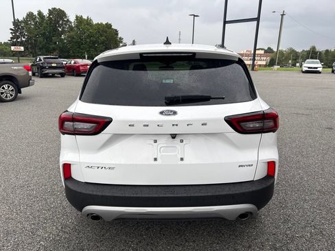 Used 2025 Ford Escape Active AWD/4WD image 8