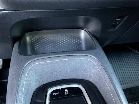 Used 2020 Toyota Corolla SE image 14