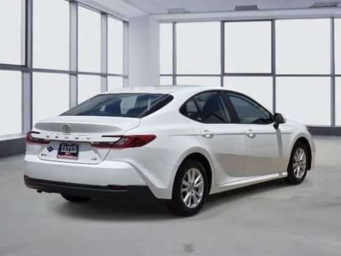 Used 2025 Toyota Camry LE FWD image 7