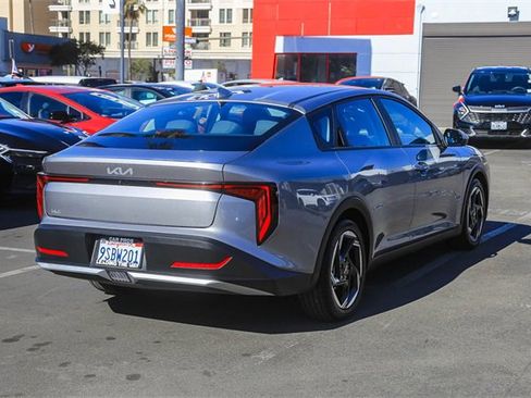 Used 2025 Kia K4 EX image 10