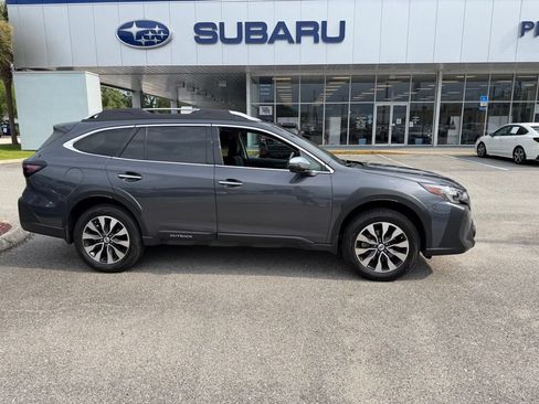 Used 2023 Subaru Outback Touring AWD/4WD image 2
