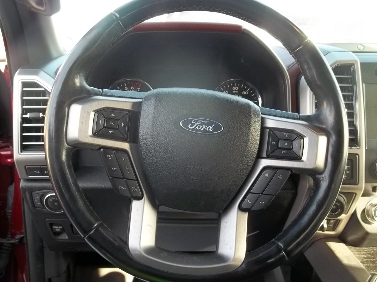 Used 2018 Ford F150 Platinum w/ Equipment Group 701A Luxury AWD/4WD image 7