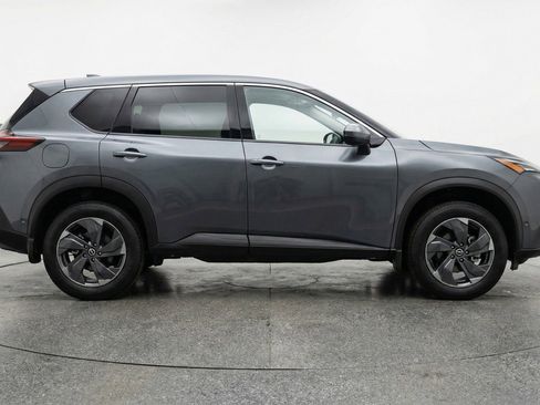 Used 2025 Nissan Rogue SV image 11