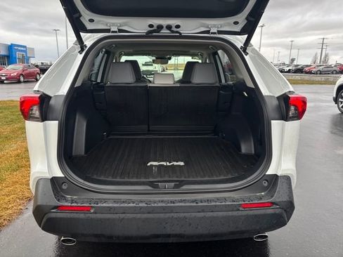 Used 2023 Toyota RAV4 XLE Premium image 25
