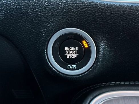 Used 2016 Dodge Challenger SXT image 20