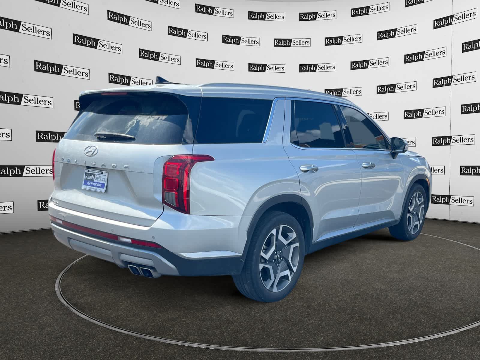 Used 2024 Hyundai Palisade SEL w/ Premium Package FWD image 6