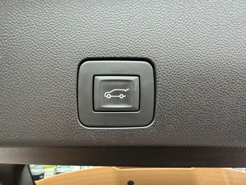 Used 2024 Buick Encore GX Sport Touring AWD/4WD image 7