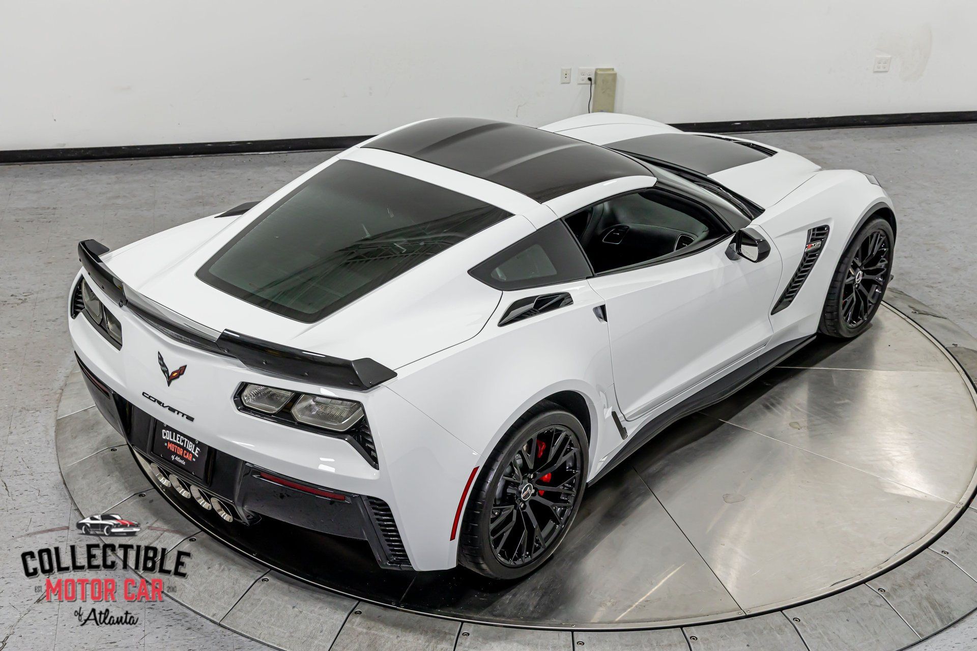 Used 2015 Chevrolet Corvette Z06 w/ 3LZ Preferred Equipment Group RWD image 38