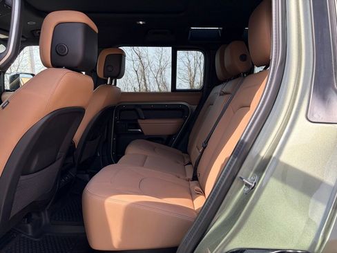 Certified 2025 Land Rover Defender 110 X-Dynamic SE image 13