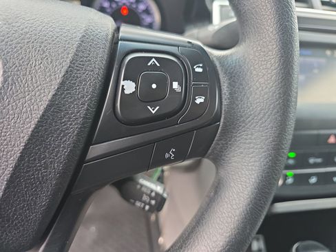 Used 2017 Toyota Camry LE image 21