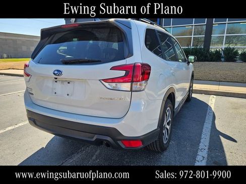 Used 2024 Subaru Forester Premium image 5