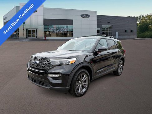 Used 2024 Ford Explorer XLT w/ Equipment Group 202A AWD/4WD image 1