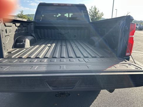 Used 2025 Chevrolet Silverado 2500 High Country w/ High Country Premium Package AWD/4WD image 14