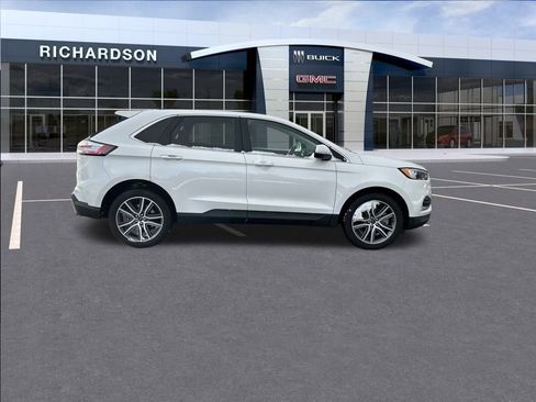 Used 2022 Ford Edge Titanium image 8