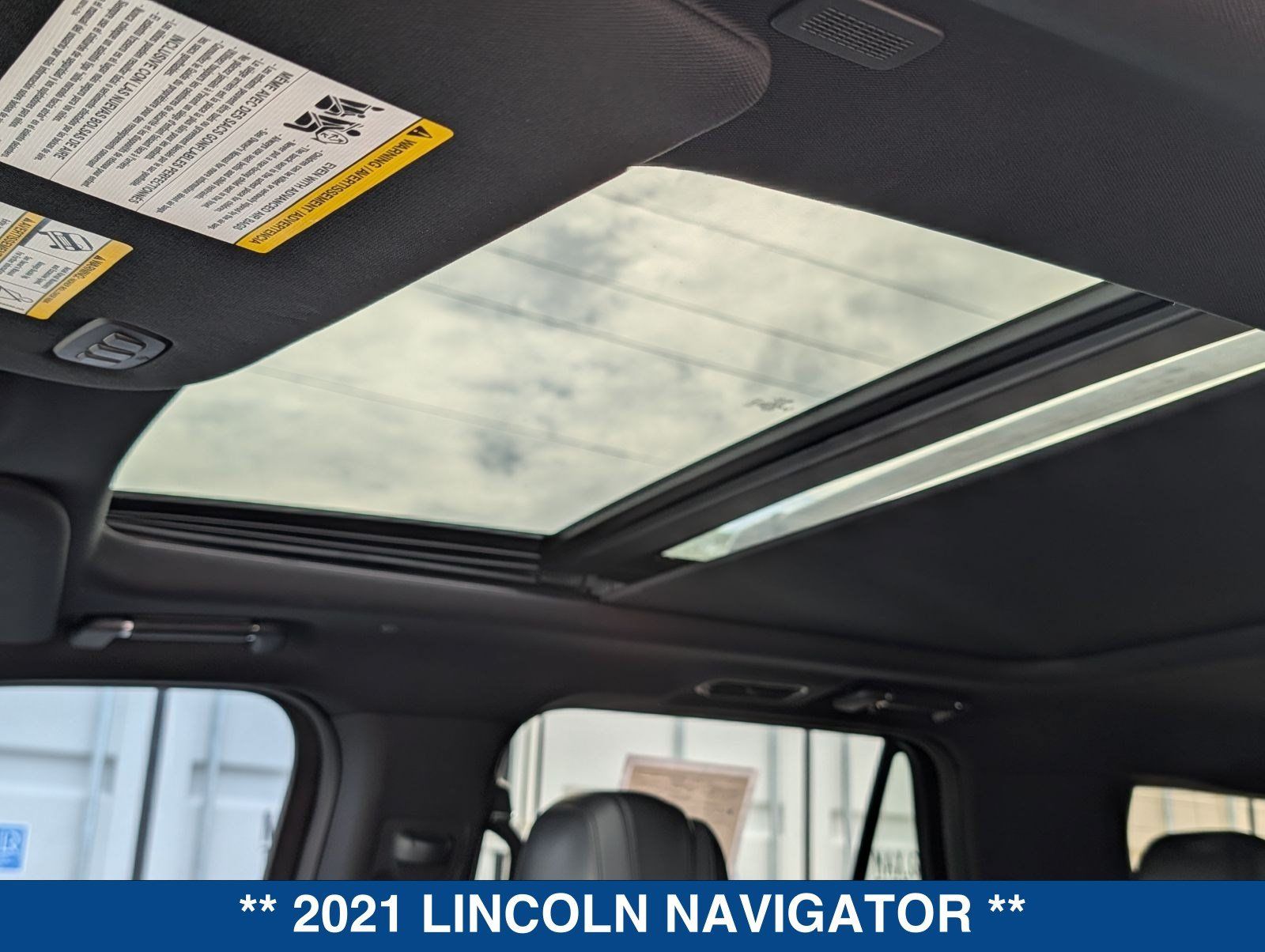Used 2021 Lincoln Navigator Reserve AWD/4WD image 26
