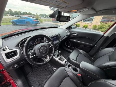 Used 2019 Jeep Compass Latitude w/ Popular Equipment Group AWD/4WD image 18