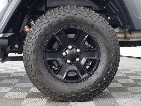 Used 2023 Jeep Gladiator Mojave image 16