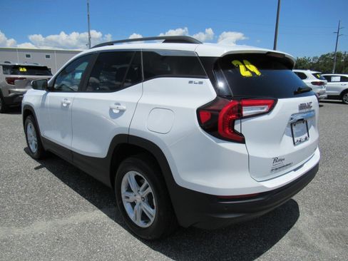 Used 2024 GMC Terrain SLE w/ Driver Convenience Package AWD/4WD image 5