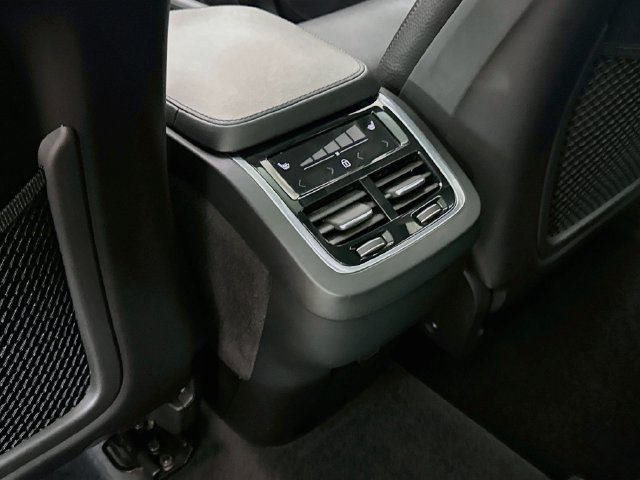 Used 2023 Volvo XC90 B6 Core w/ Climate Package AWD/4WD image 25