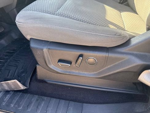 Used 2018 Ford F150 XLT w/ Equipment Group 302A Luxury AWD/4WD image 9