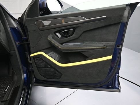 Used 2023 Lamborghini Urus Performante image 32