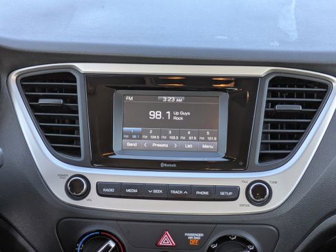 Certified 2021 Hyundai Accent SE image 17