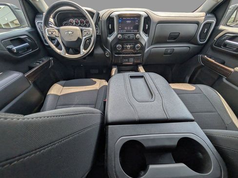 Used 2022 Chevrolet Silverado 1500 LT Trail Boss AWD/4WD image 32