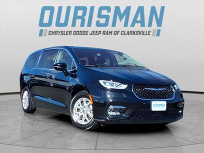Used 2024 Chrysler Pacifica Touring-L
