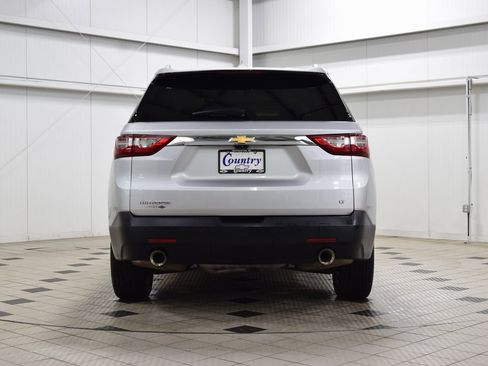 Used 2018 Chevrolet Traverse LT image 7