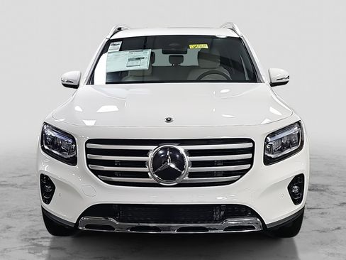 New 2025 Mercedes-Benz GLB 250 image 2