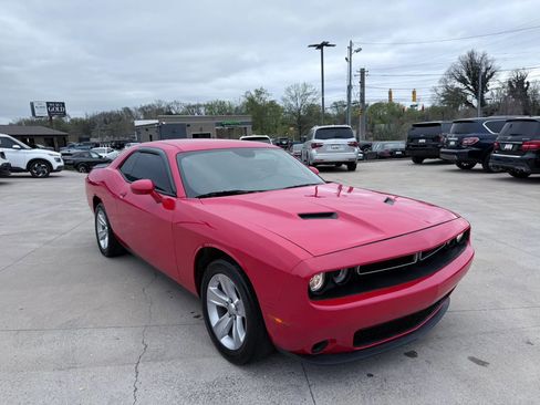 Used 2023 Dodge Challenger SXT RWD image 10