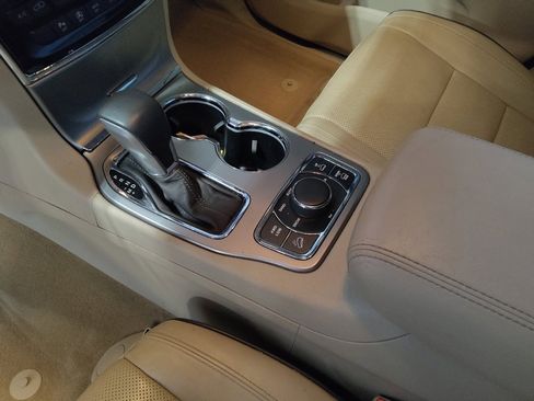 Used 2020 Jeep Grand Cherokee Overland image 26