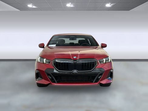 Used 2026 BMW 530i w/ M Sport Package RWD image 5