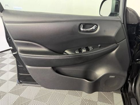 Used 2013 Nissan Leaf SL w/ Premium Pkg FWD image 19