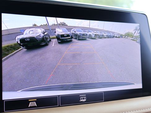 Used 2021 Chevrolet Tahoe Premier RWD image 4